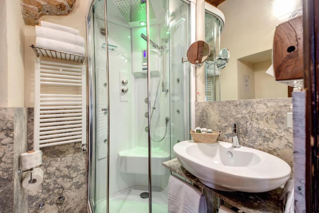 Bed & Breakfast Residenza Torre Colonna 4*