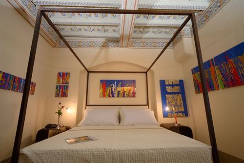 Bed & Breakfast Residenza Torre Colonna 4*